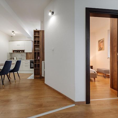 Apartman Square Trg Prijedor Bagian luar foto