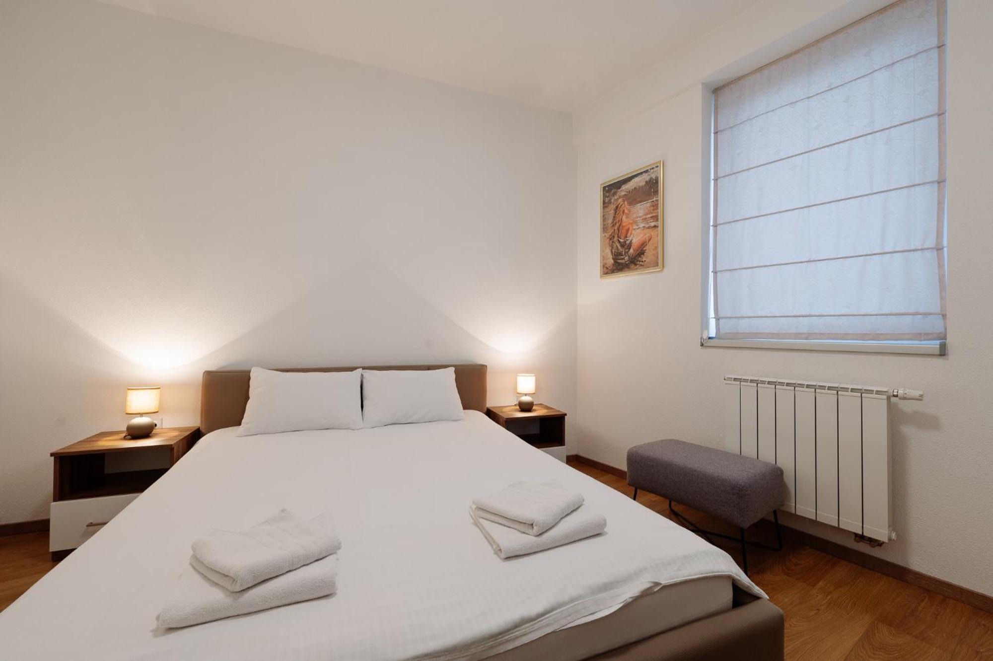 Apartman Square Trg Prijedor Bagian luar foto